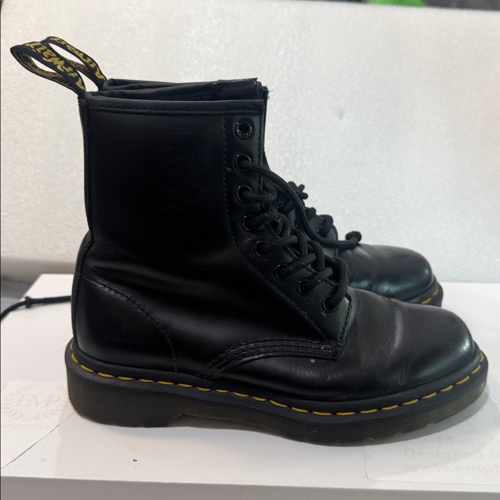 Doc Martens Patent Leather 1460s Ladies size 6 - Picture 4 of 7